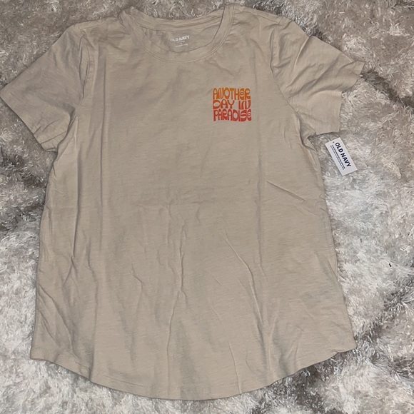 SET OF 4 BRAND NEW OLD NAVY GRAPHIC TEES - Picture 3 of 6